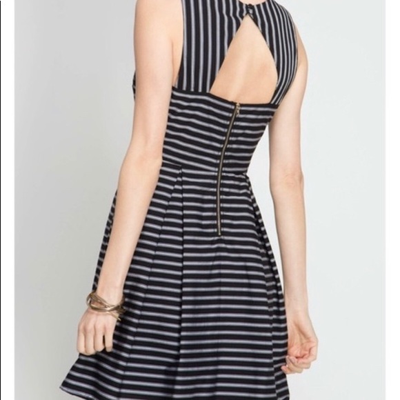 Women’s dress size Small - Picture 3 of 8